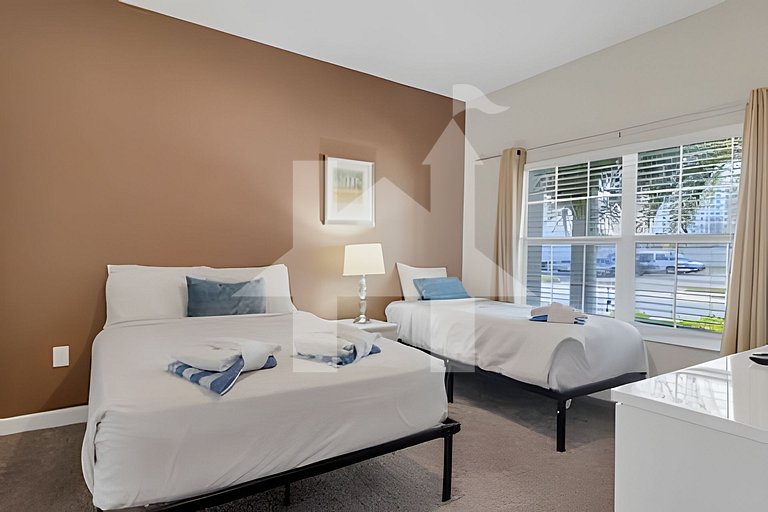 4BR Storey Lake Home, Sleeps 10