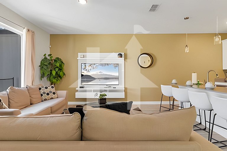 4BR Storey Lake Home, Sleeps 10
