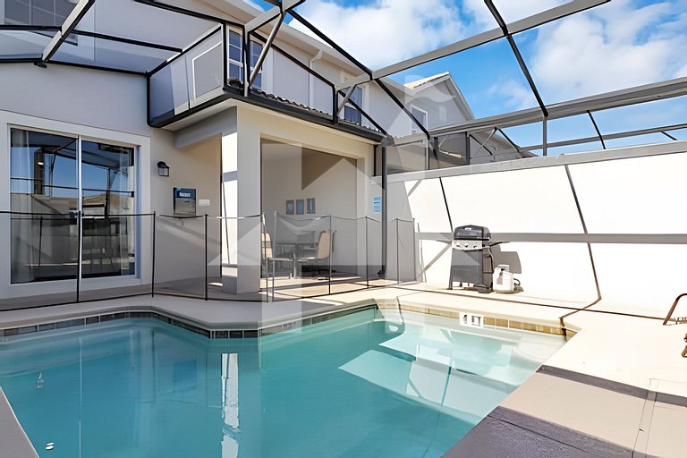4BR Storey Lake Home, Sleeps 10