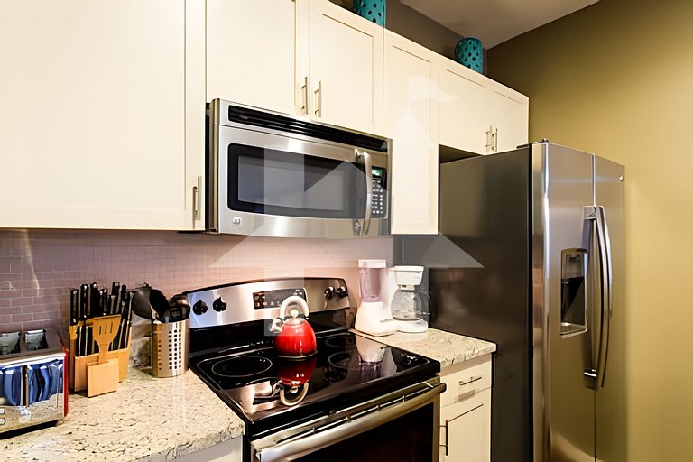 Elegant 3-Bedroom Home Close to Disney