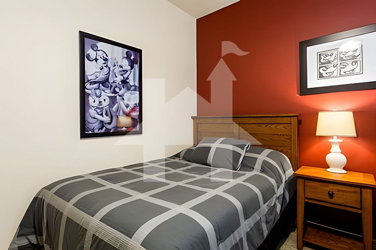 Elegant 3-Bedroom Home Close to Disney