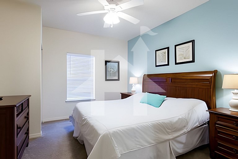 Elegant 3-Bedroom Home Close to Disney