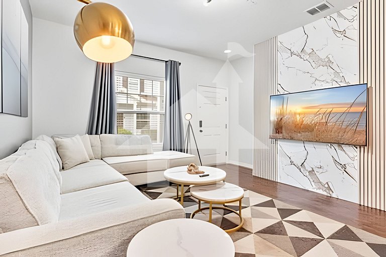 Modern 3BR Condo near Disney + Resort Pool