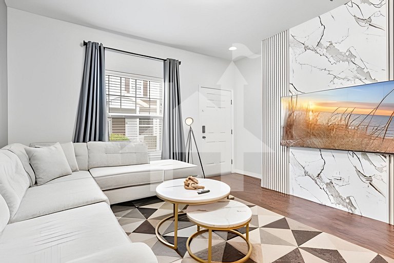 Modern 3BR Condo near Disney + Resort Pool