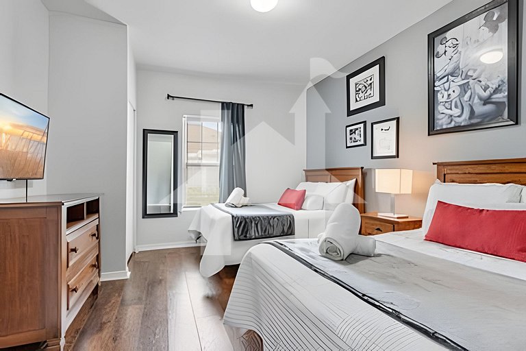 Modern 3BR Condo near Disney + Resort Pool