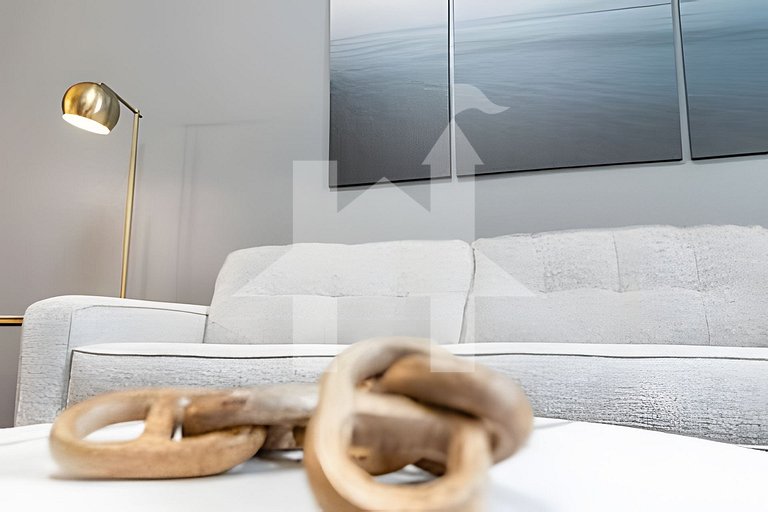 Modern 3BR Condo near Disney + Resort Pool