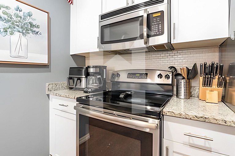 Modern 3BR Condo near Disney + Resort Pool