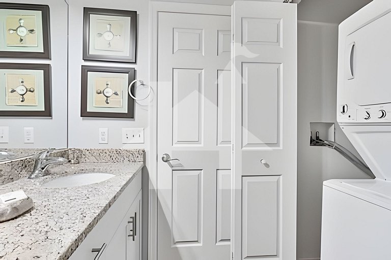 Modern 3BR Condo near Disney + Resort Pool