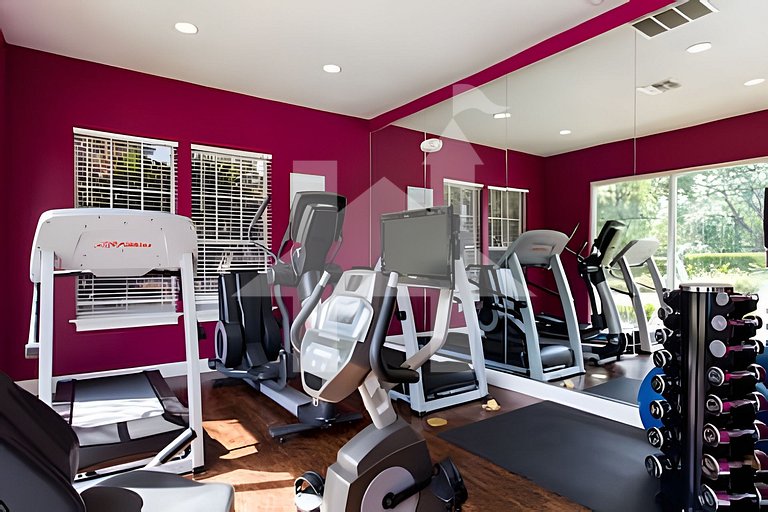 Modern Villa 10 Min from Disney, Fully Equipped.