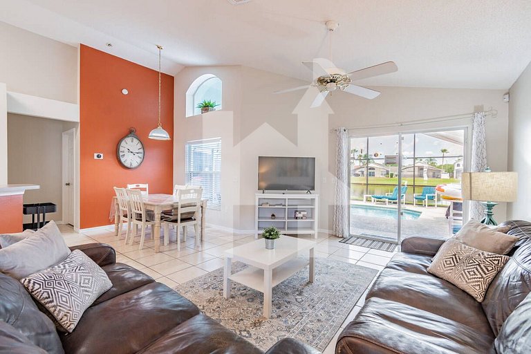 Vacation Home Near Disney, 4 bedrooms