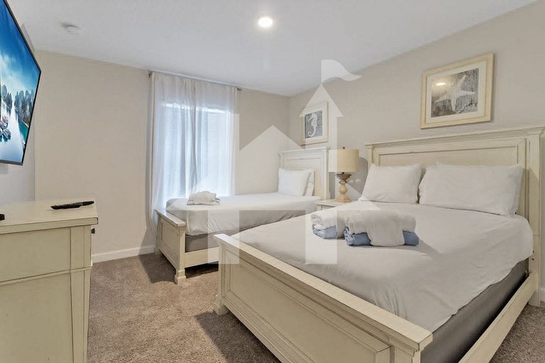 Vacation Home Near Disney, 4 bedrooms