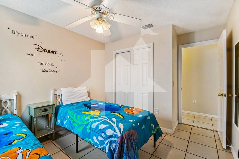 Vacation Home Near Disney, 4 bedrooms