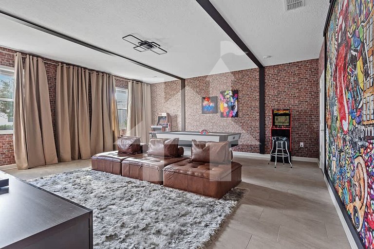 Vacation Home Near Disney, 7 bedrooms