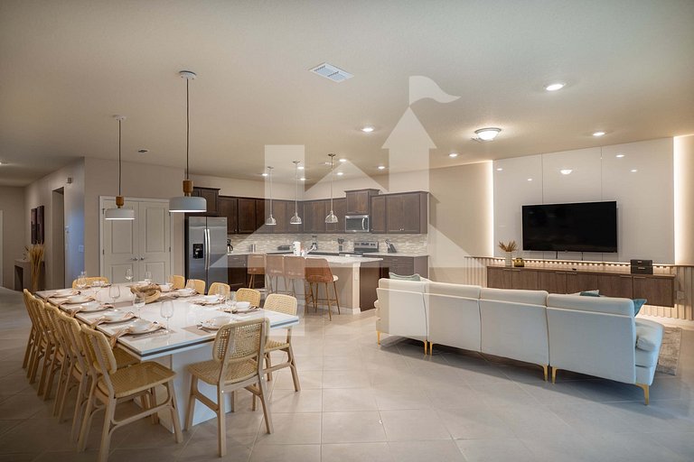Vacation Home Near Disney, 10 bedrooms