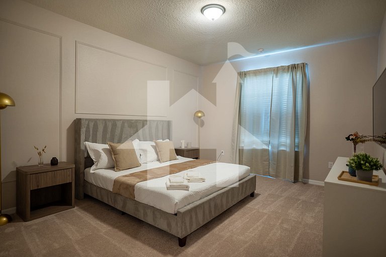 Vacation Home Near Disney, 10 bedrooms