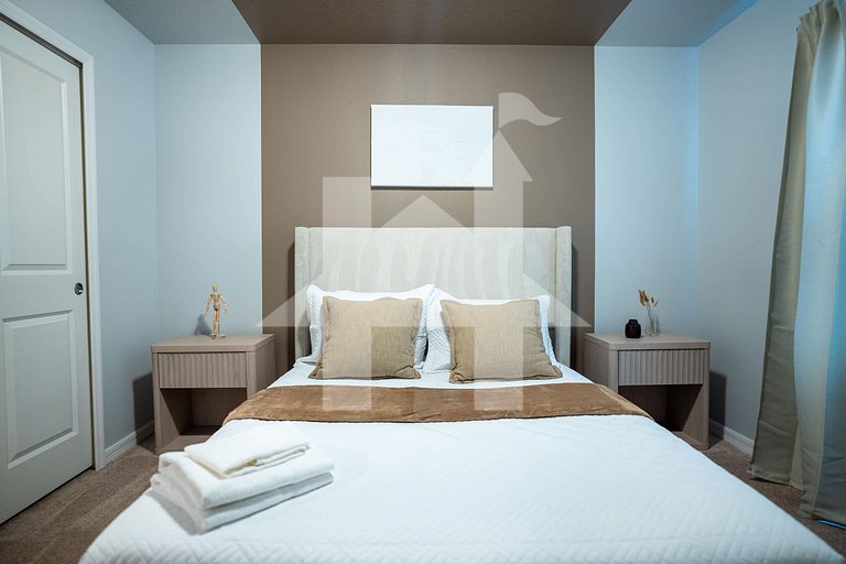 Vacation Home Near Disney, 10 bedrooms