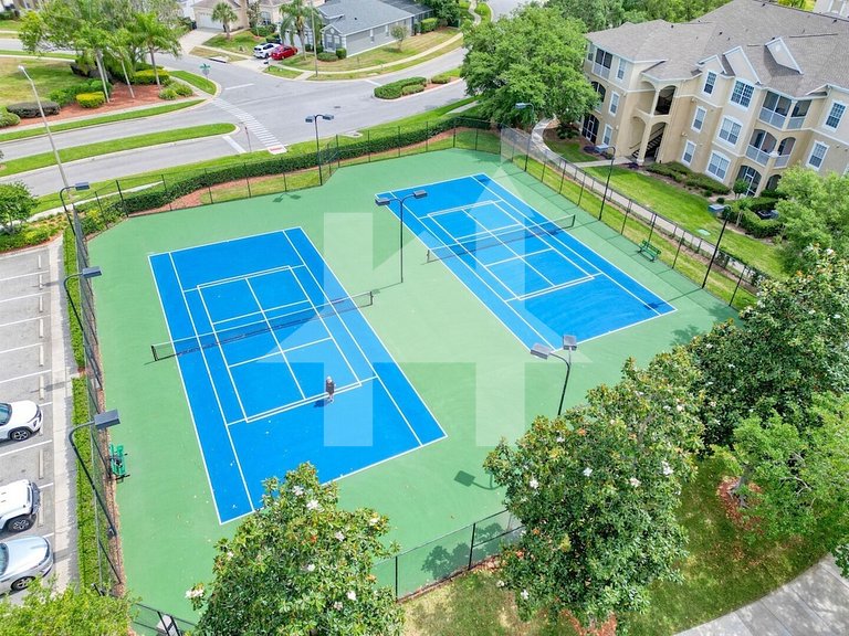 Vila Luxuosa 5 Quartos com Piscina e Lazer