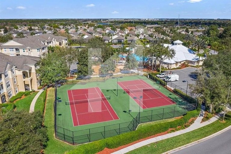 Vila Luxuosa 5 Quartos com Piscina e Lazer