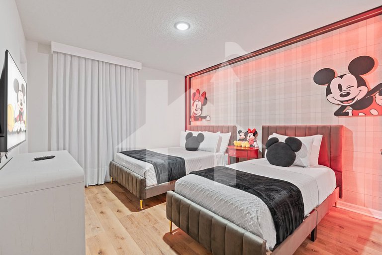 Vila Luxuosa 5 Quartos com Piscina e Lazer