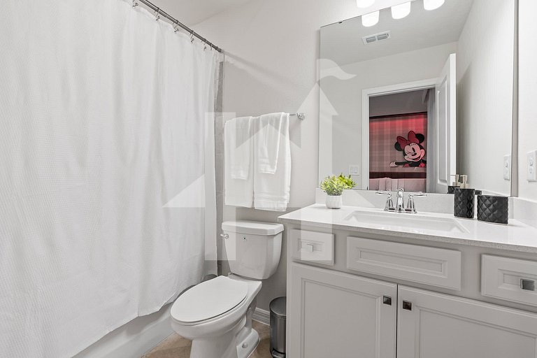 Vila Luxuosa 5 Quartos com Piscina e Lazer