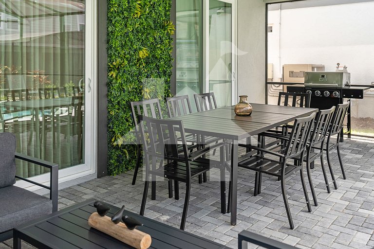 Vila Luxuosa 5 Quartos com Piscina e Lazer