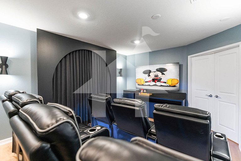 Vila Luxuosa 5 Quartos com Piscina e Lazer