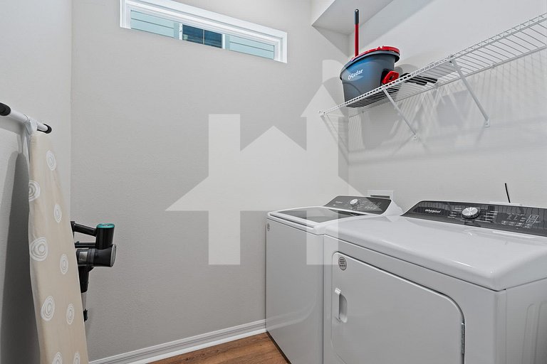 Vila Luxuosa 5 Quartos com Piscina e Lazer