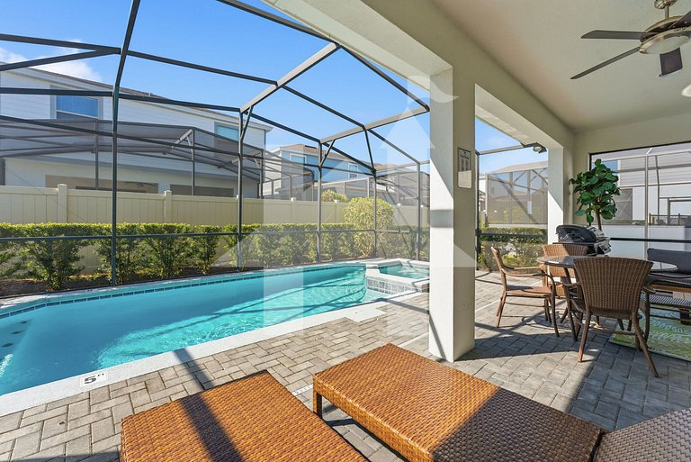 Casa 6 Quartos com Piscina e Game Room