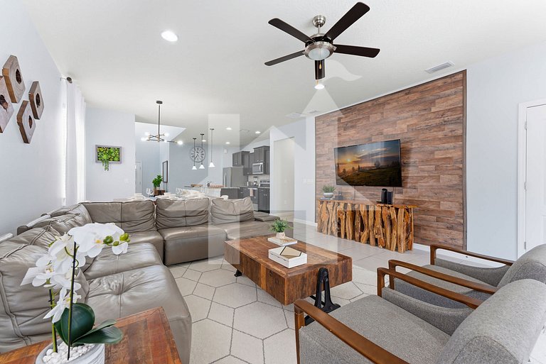 6BR Family Home with Pool and Game Room