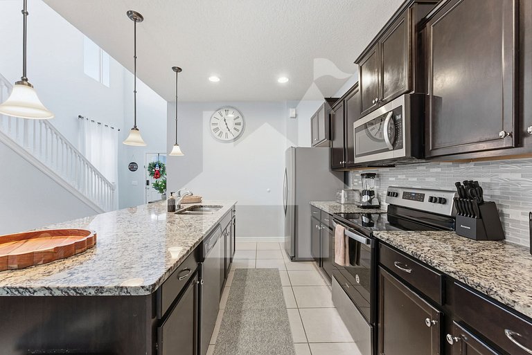 6BR Family Home with Pool and Game Room