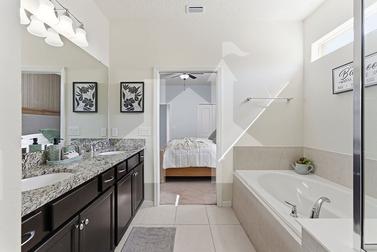 6BR Family Home with Pool and Game Room