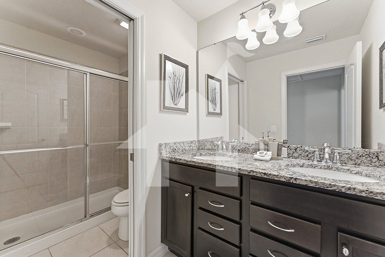 Casa 6 Quartos com Piscina e Game Room