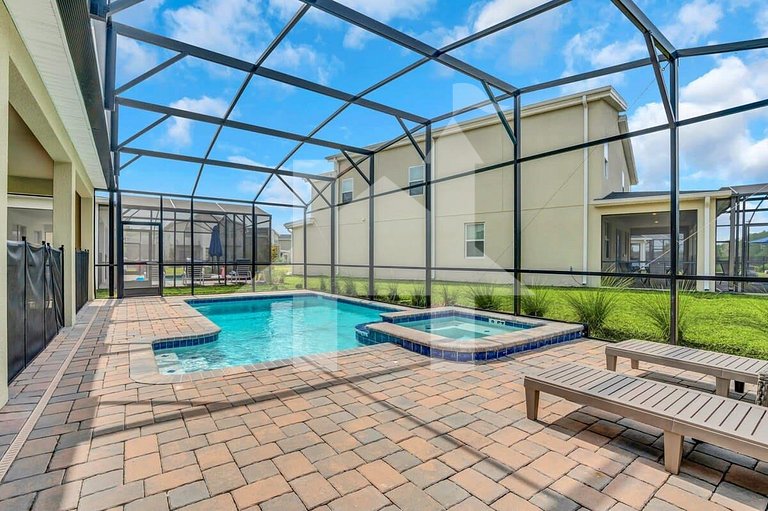 Storey Lake 9BR Villa w Pool, Theater, Game Room