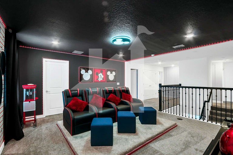 Storey Lake 9BR Villa w Pool, Theater, Game Room