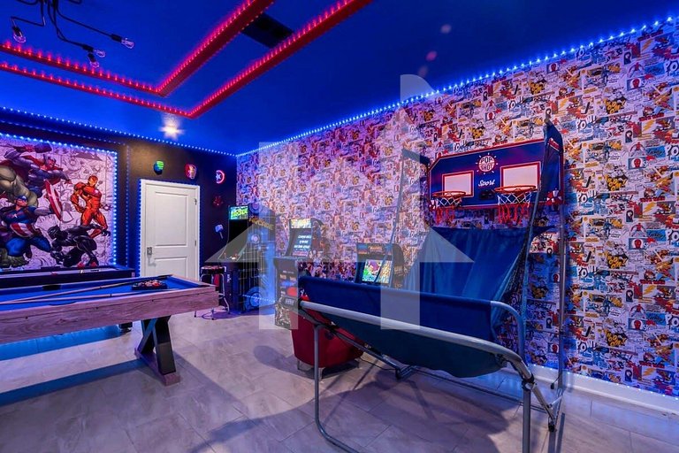 Storey Lake 9BR Villa w Pool, Theater, Game Room