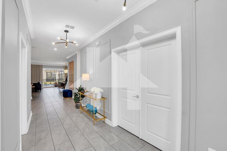 Storey Lake 9BR Villa w Pool, Theater, Game Room