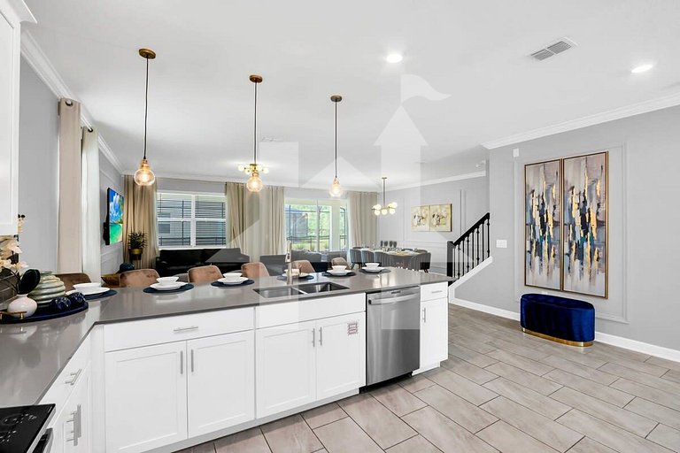 Storey Lake 9BR Villa w Pool, Theater, Game Room