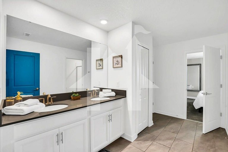 Storey Lake 9BR Villa w Pool, Theater, Game Room