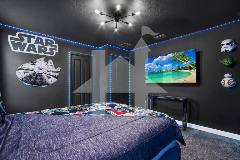 Storey Lake 9BR Villa w Pool, Theater, Game Room