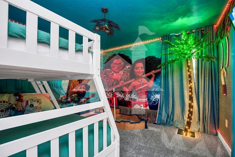 Storey Lake 9BR Villa w Pool, Theater, Game Room