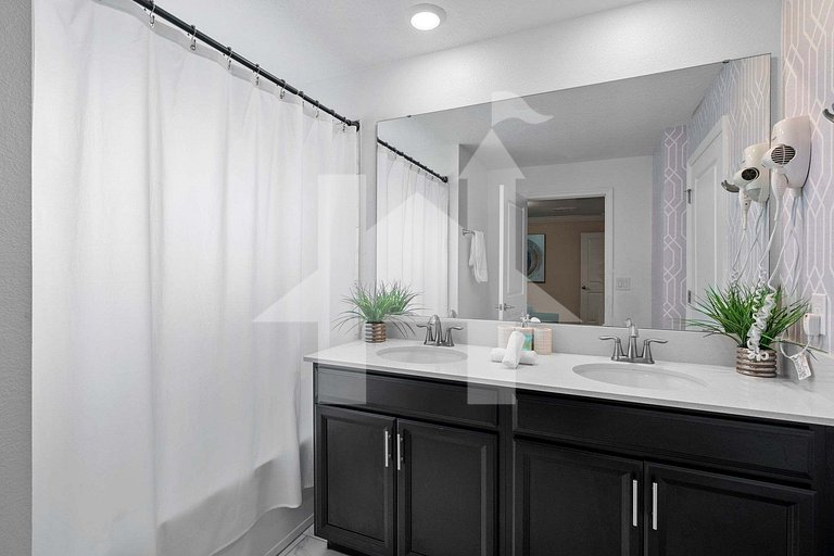 Vacation Home Near Disney, 4 bedrooms