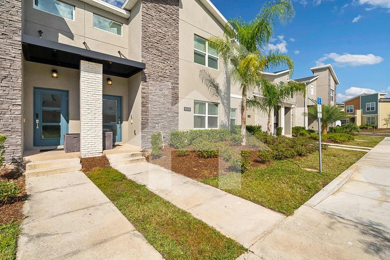 Vacation Home Near Disney, 4 bedrooms