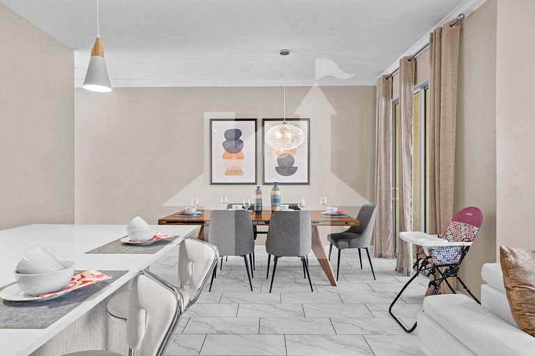 Vacation Home Near Disney, 4 bedrooms