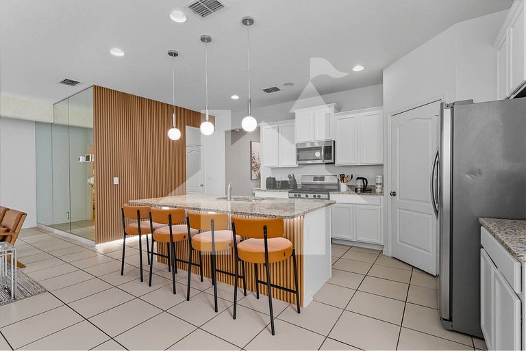 Vacation Home Near Disney, 6 bedrooms