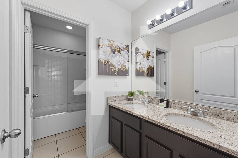 Vacation Home Near Disney, 6 bedrooms