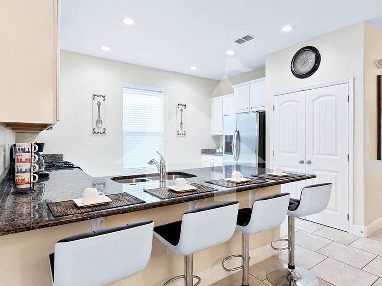 Vacation Home Near Disney, 5 bedrooms