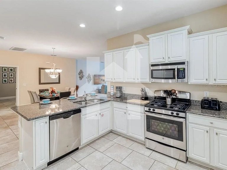 Vacation Home Near Disney, 5 bedrooms