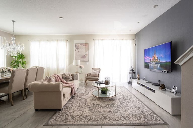 Vacation Home Near Disney, 5 bedrooms