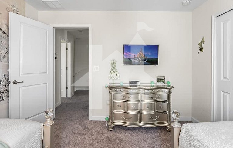 Vacation Home Near Disney, 5 bedrooms