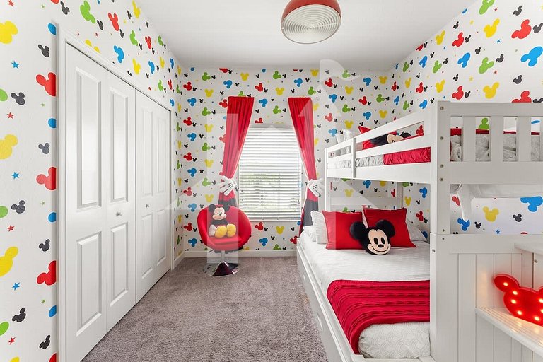 Vacation Home Near Disney, 5 bedrooms